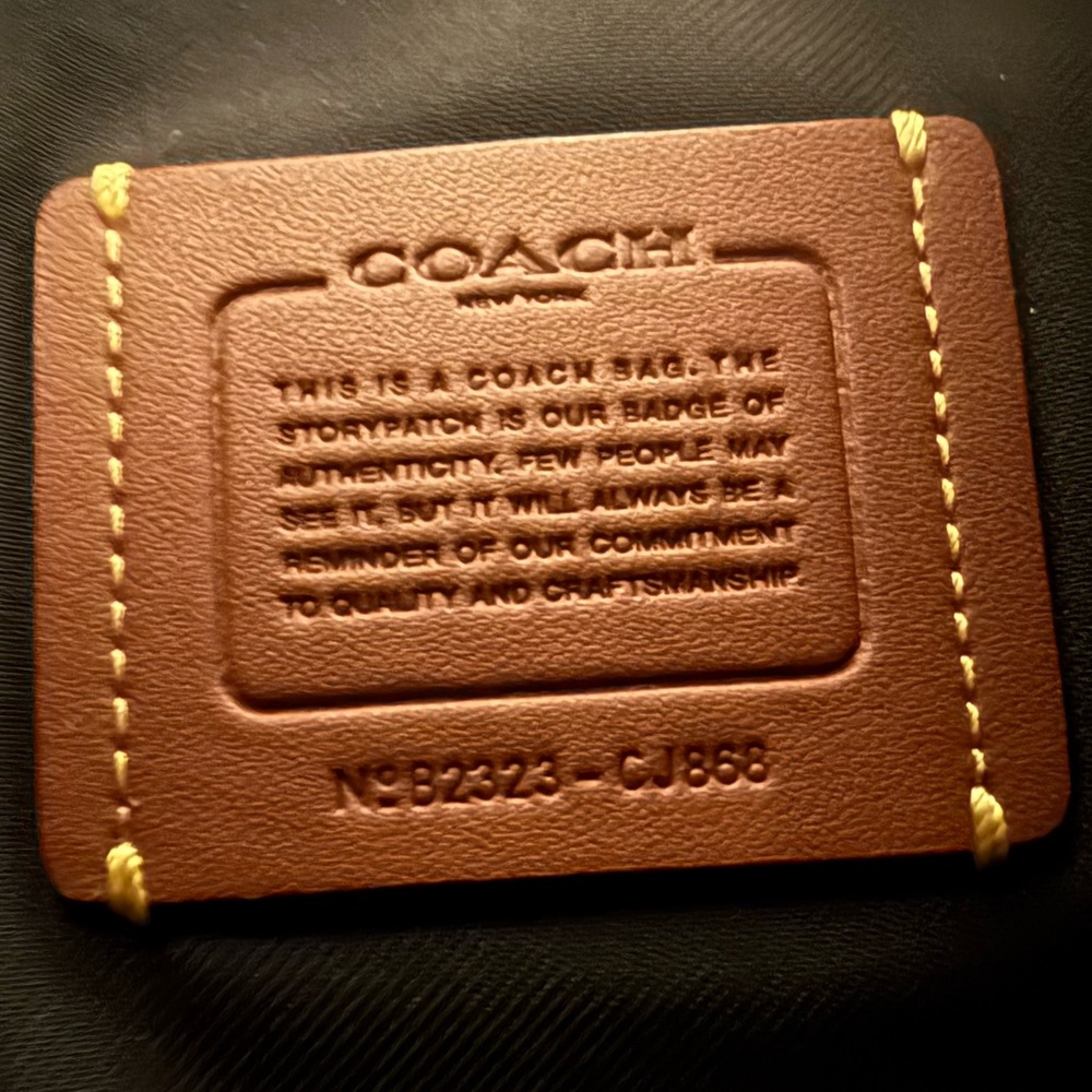 Coach Essentials Pouch 28 - Picture 3 of 3